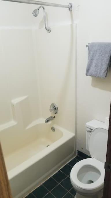 Osu 2 Queen Beds 201 Wi-fi Apartment Stillwater