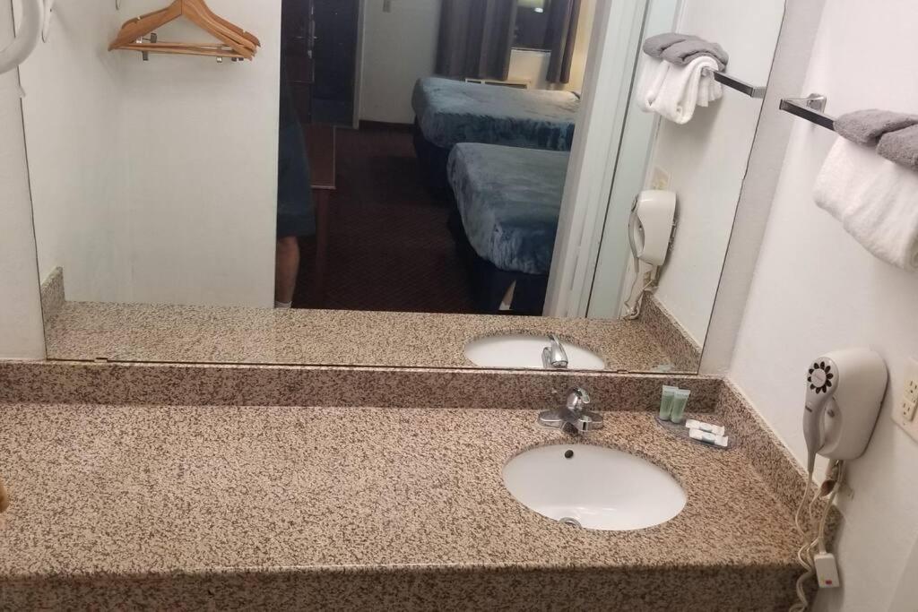 Osu 2 Queen Beds 201 Wi-fi Apartment Stillwater