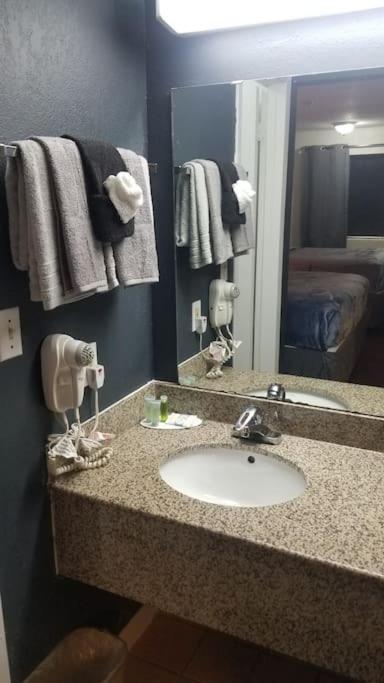 Osu 2 Queen Beds 201 Wi-fi Apartment Stillwater